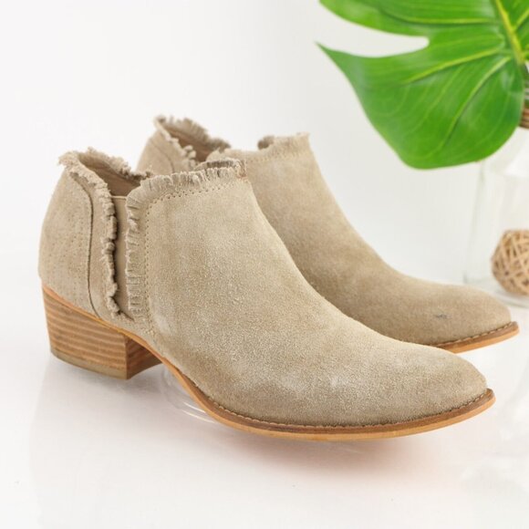 Rebels Womens Chlesea Boot Size 10 Tan Beige Suede Fringe Trim Block Heel - Picture 1 of 11